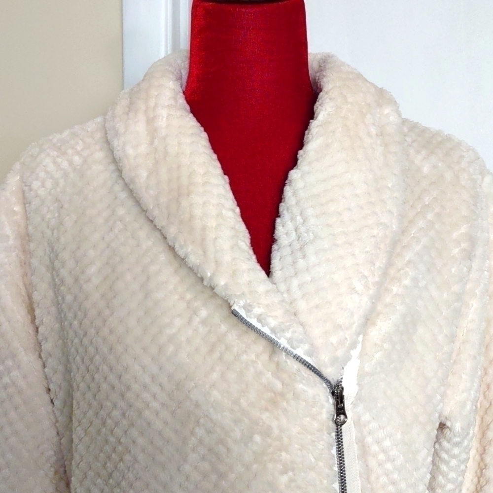 ZELLA Plush Pile Zip Jacket Size Medium - Picture 2 of 9